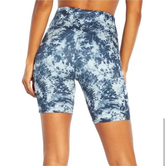 Wildfox Blue Tie Dye Pocket High Rise Bike Shorts - Size M - Picture 3 of 9